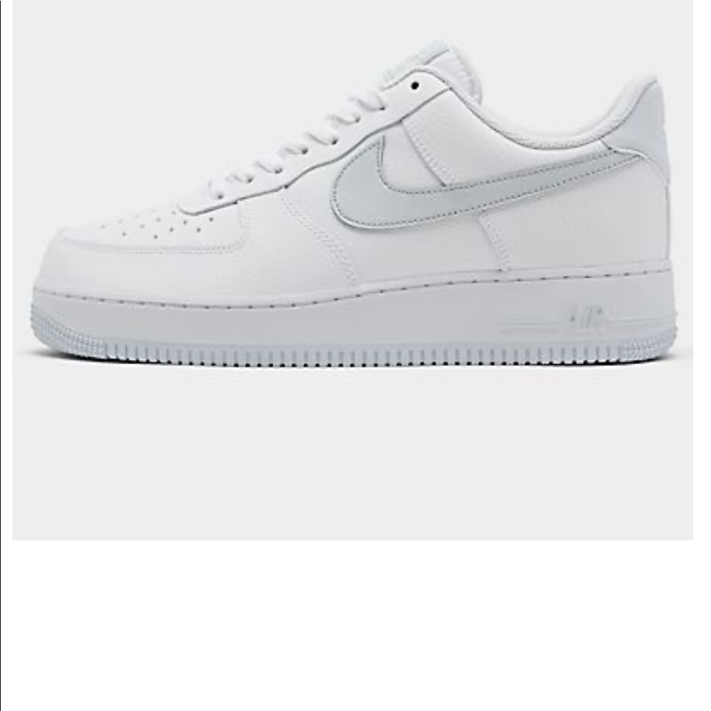 SOLD! Nike Men Air Force 1 ‘07 Casual